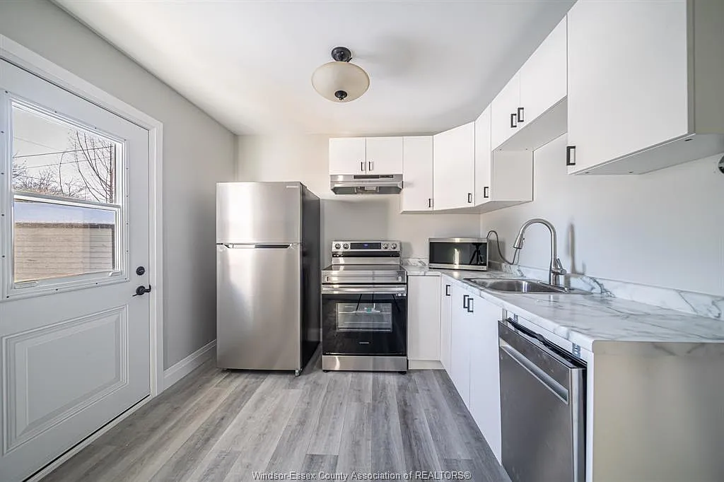 3 bed, $1,700 — Photo 4