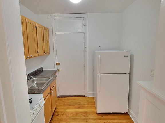 5th image of 6037-43 N Kenmore Ave #7