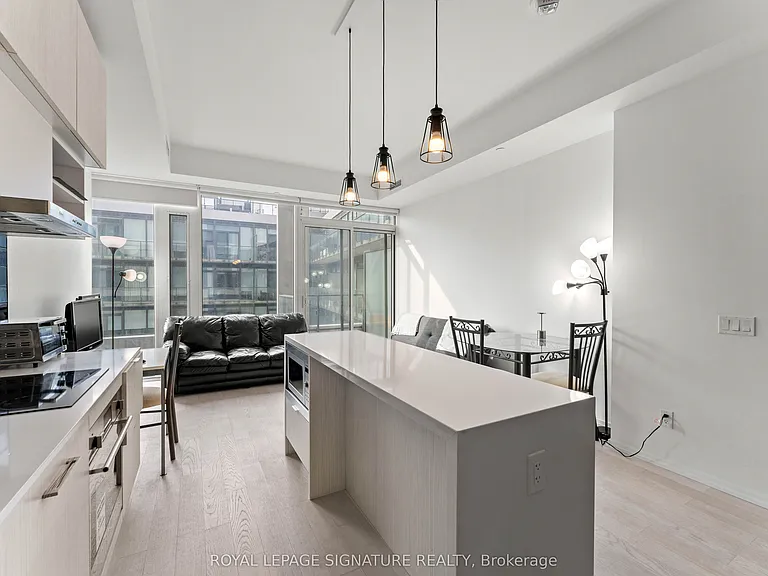 5 Soudan Ave #1629 — Photo 15