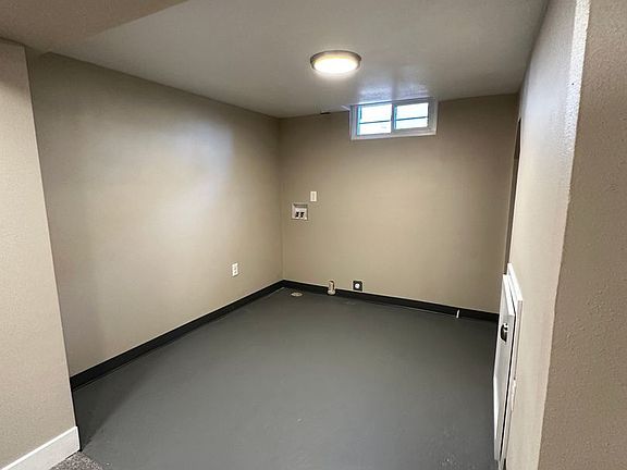 3rd image of 224 SW 6th St #4429fc3b1