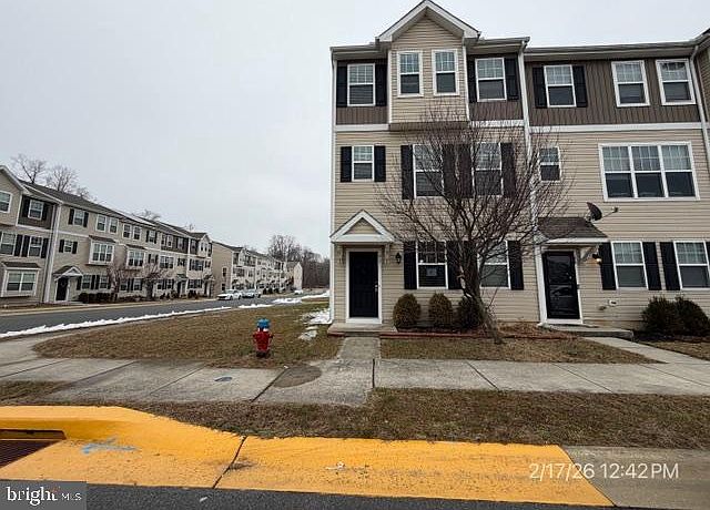 1st image of 92 Freeborn Ln