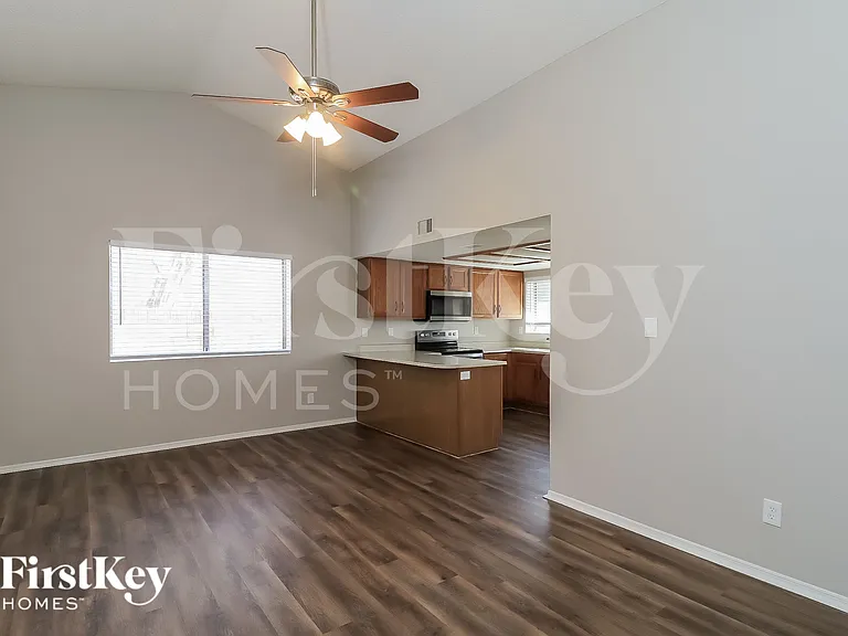 8603 W Diana Ave — Photo 11