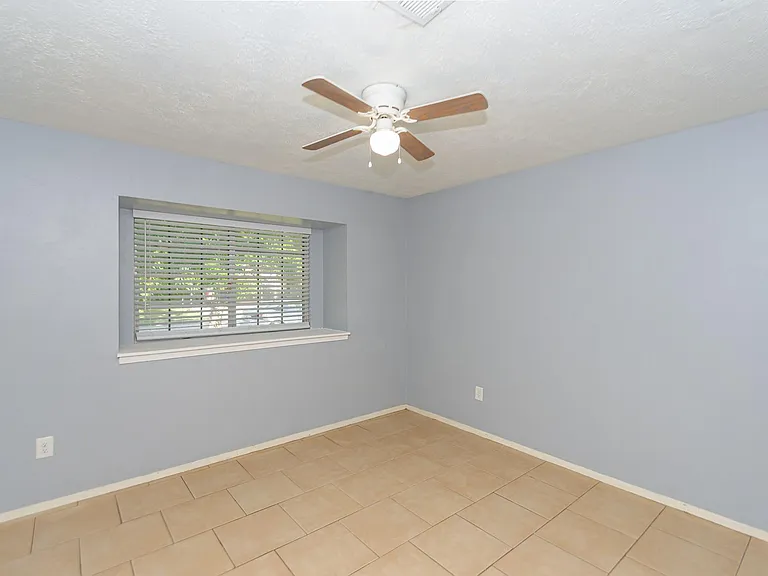 4210 Cork Ln — Photo 9