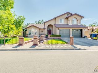 2305 Twilight Ct, Delano, CA 93215