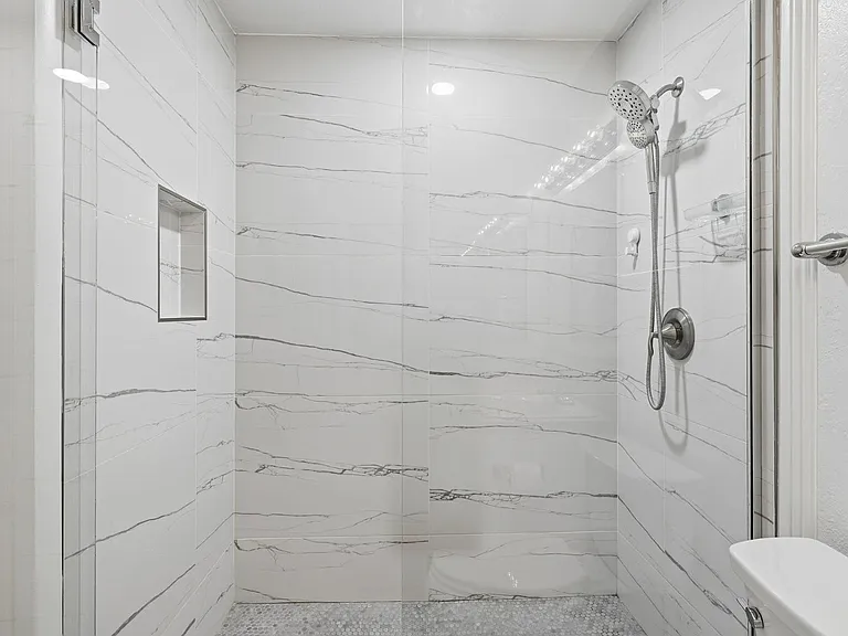 8639 E Virginia Ave — Photo 5