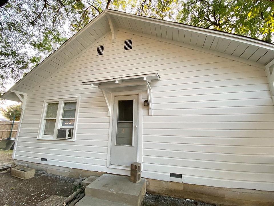 1st image of 321 W McKinney St