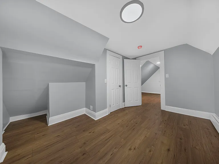 15 Tuttle St #2 — Photo 9