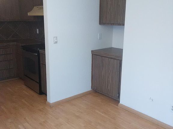 dry bar area near kitchen