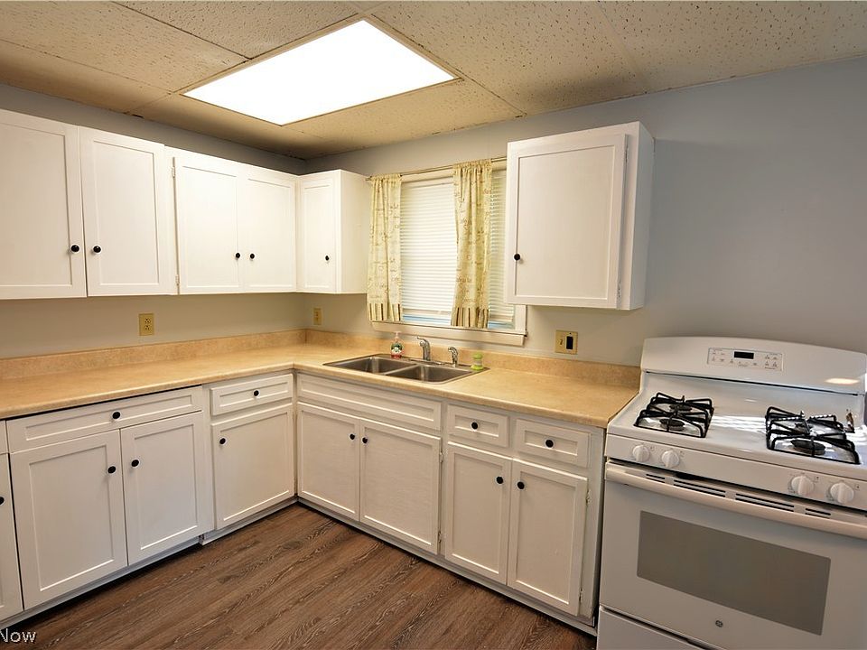 126 Vine St Ravenna OH Zillow