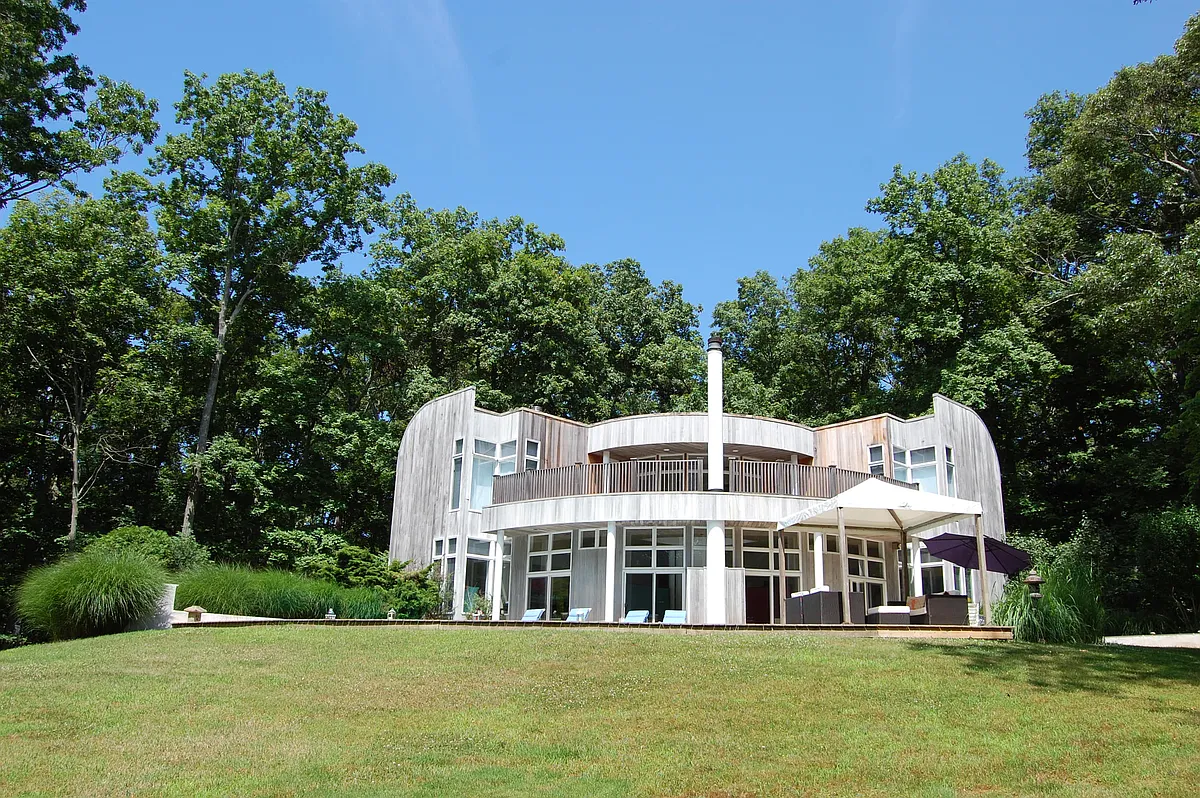 Building Photo - 27 Deerwood Path