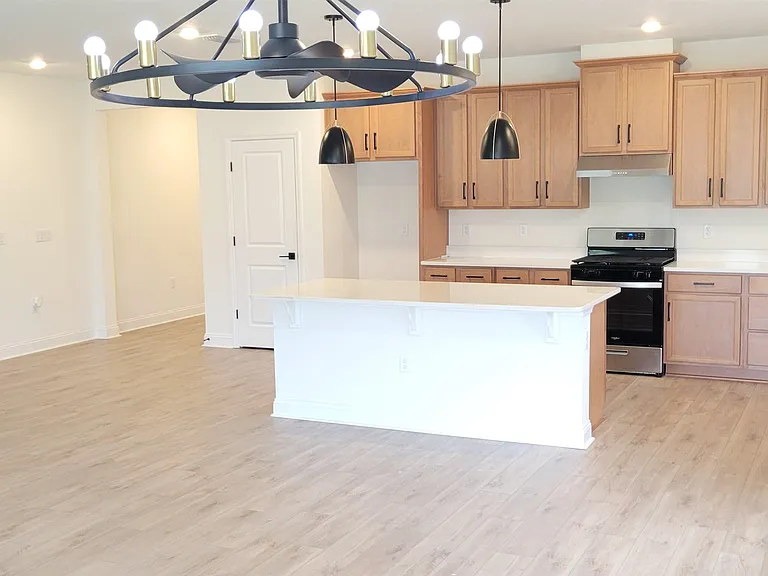 214 Santos Ln — Photo 19