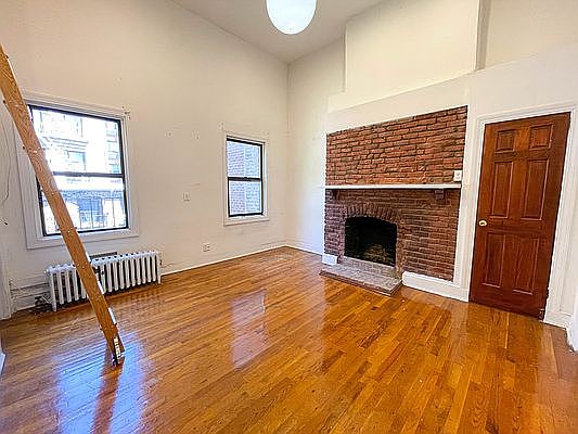1st image of 113 W 15th St APT 4R