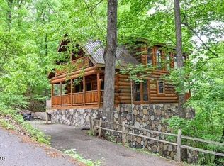 1428 Indian Ct, Sevierville, TN 37876