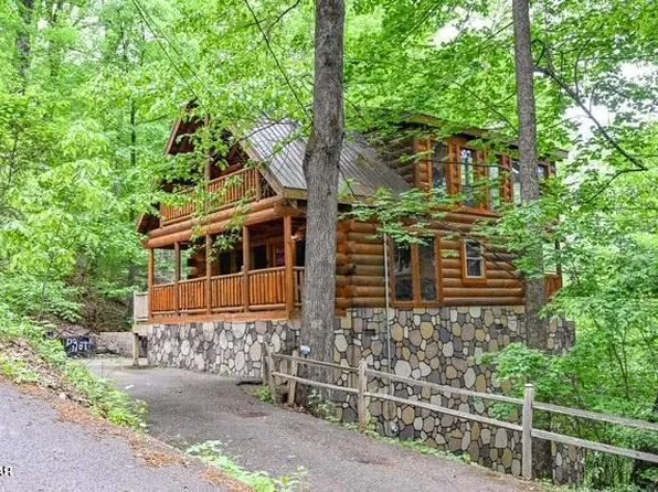 1428 Indian Ct, Sevierville, TN 37876