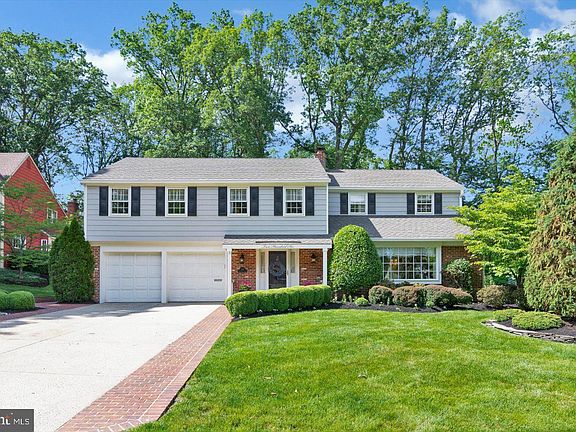 2nd image of 206 Horse Shoe Ct