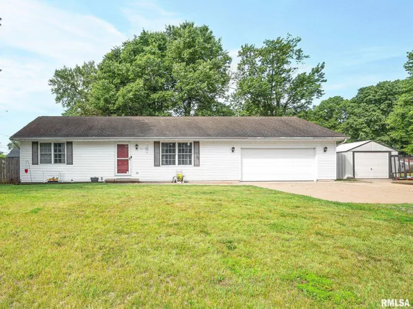 4502 E Terrace Dr, Chillicothe, IL 61523