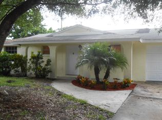 2821 Golden Poinciana Pl, Sarasota, FL 34232
