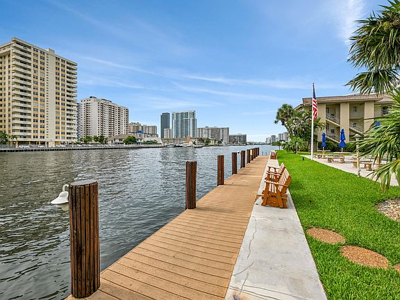 3rd image of 2600 Diana Drive #121