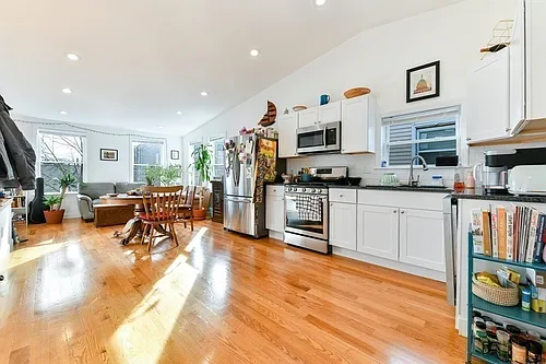 236 Havre St #3 Photo 1 236 Havre St #3 Photo 1