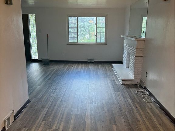 3rd image of 509 Verona St