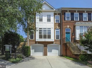 1976 Logan Manor Dr, Reston, VA 20190