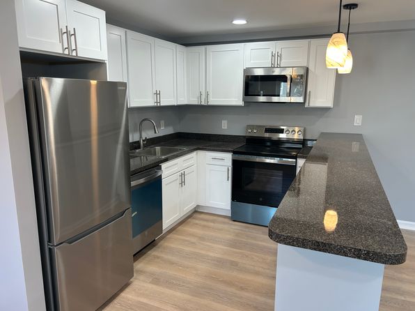 633 17th Ave APT 35