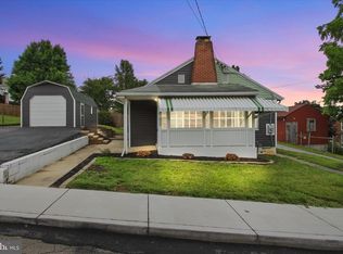 311 W 3rd St, Waynesboro, PA 17268