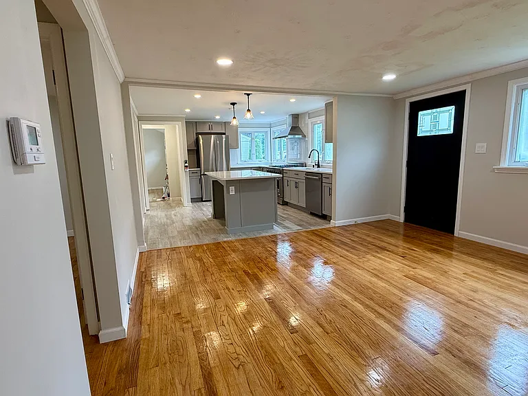 living room/dining room