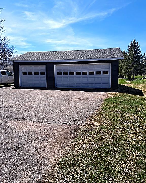 1st image of 534 E 39th St