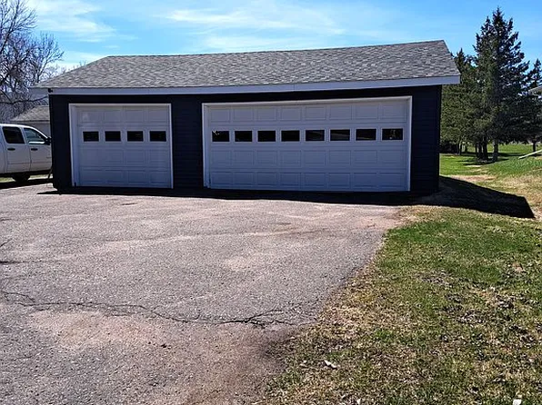 534 E 39th St, Hibbing, MN 55746