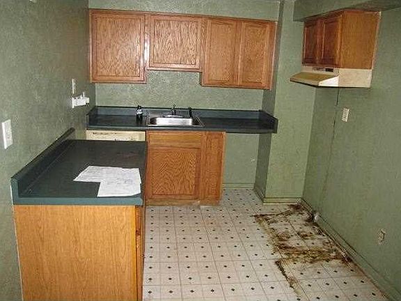 2nd image of 15004 James Ave