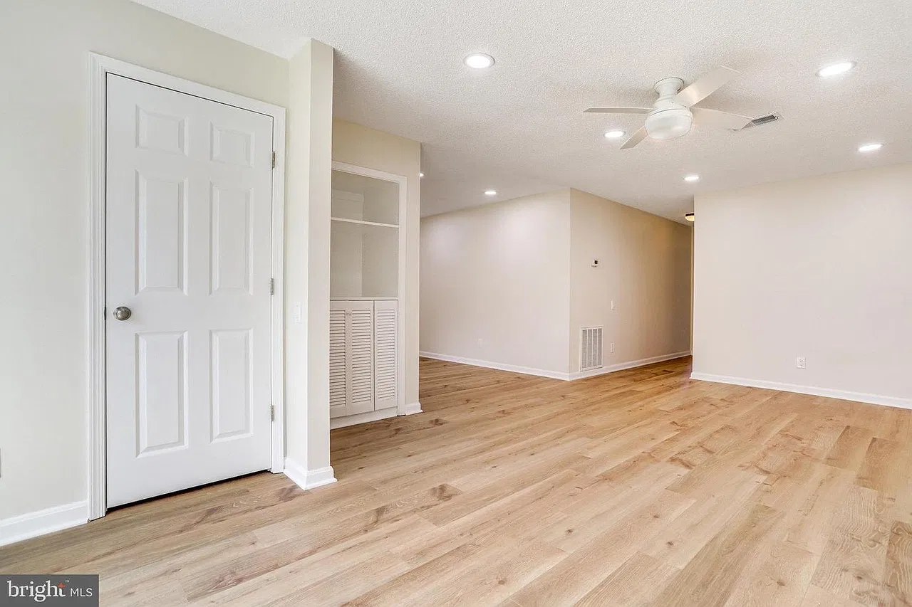 3 bed, 1123 sqft, $2,695 — Photo 4