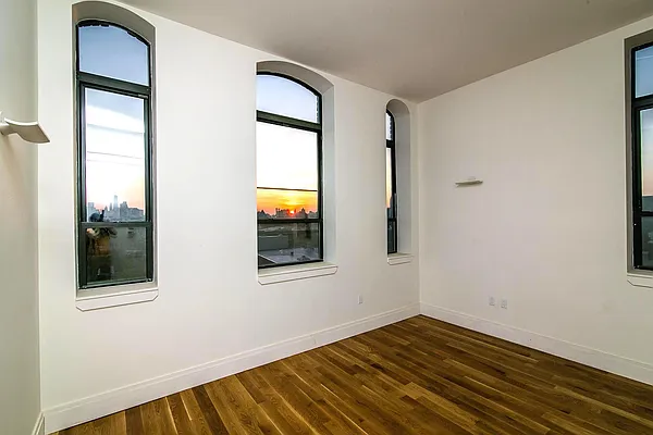 Rented by Nooklyn NYC LLC | media 43
