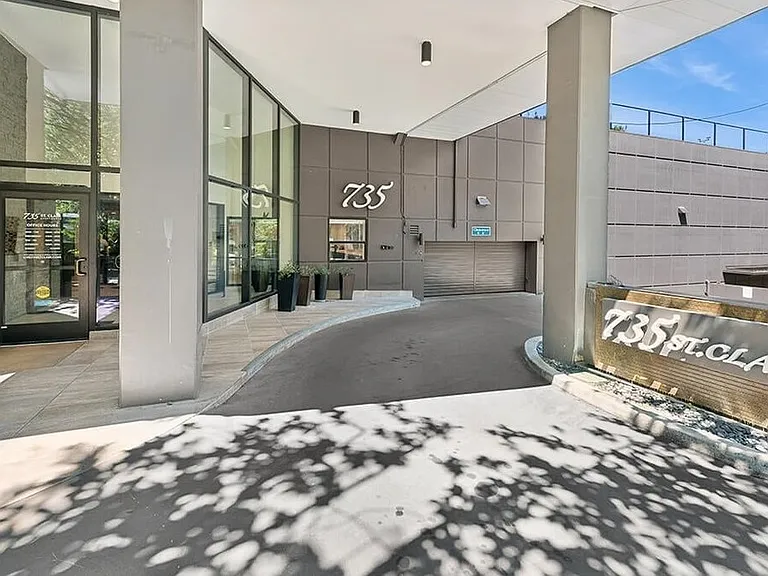 735 St. Clair — Photo 13