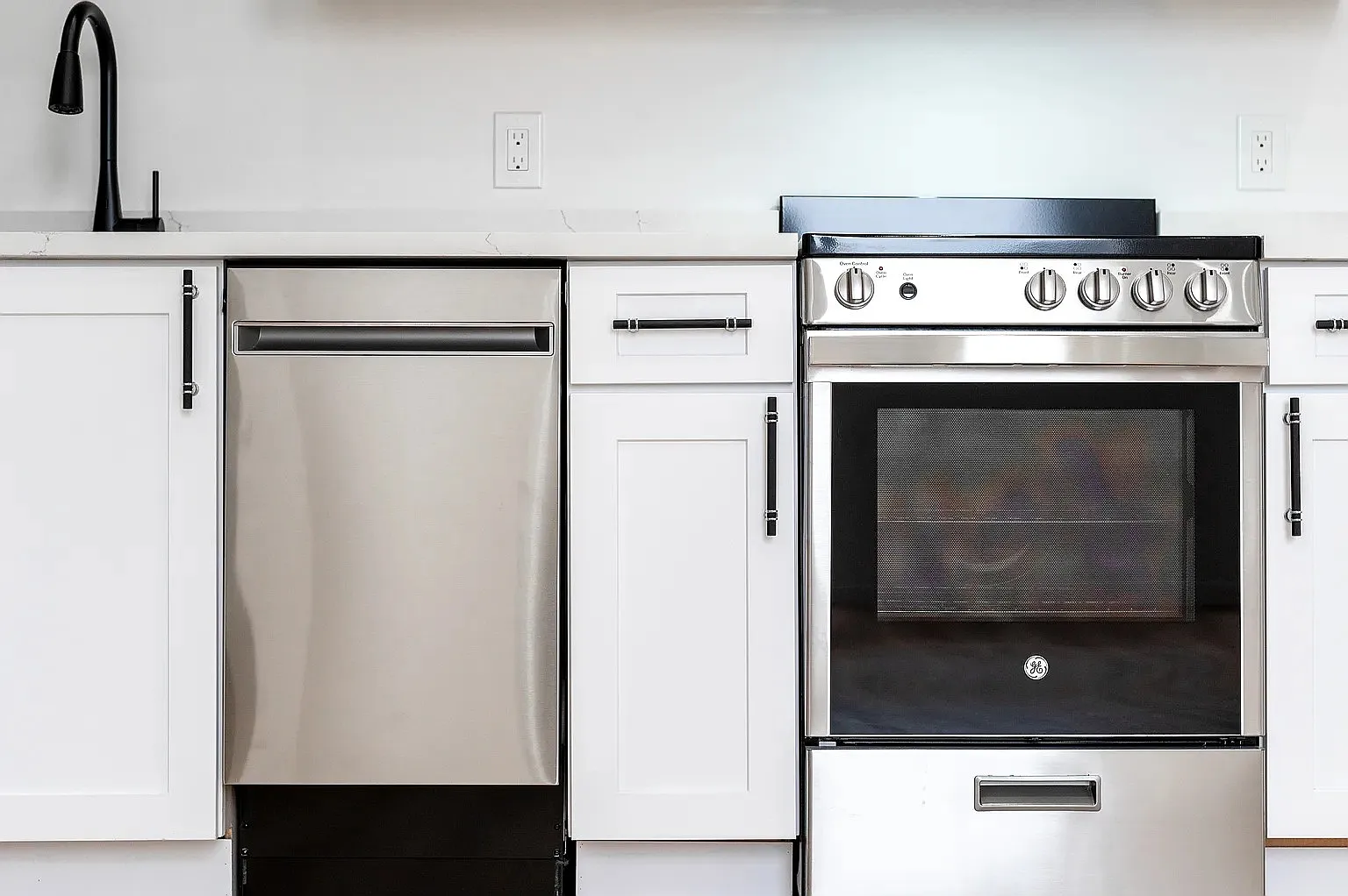 2 bed, 1.5 bath, 1046 sqft, $3,100 — Photo 4