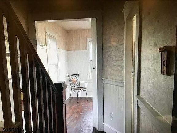 3rd image of 424 Wesley Ave