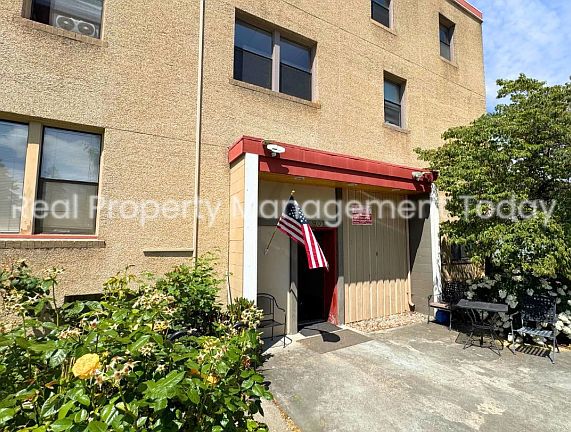 2nd image of 901 W Main APT D