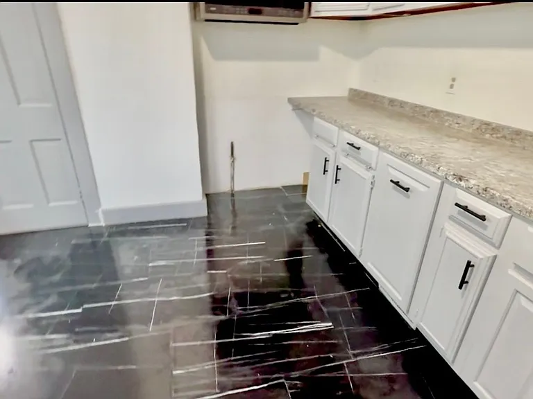 1150 Bailey Ave — Photo 4