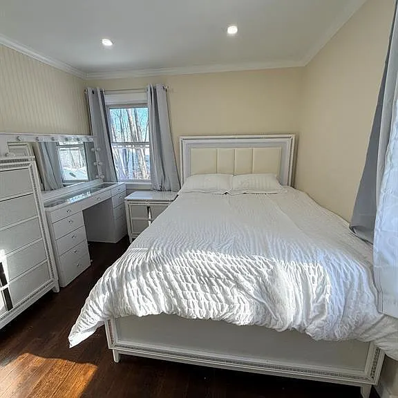 22 Irving Pl #1 — Photo 5