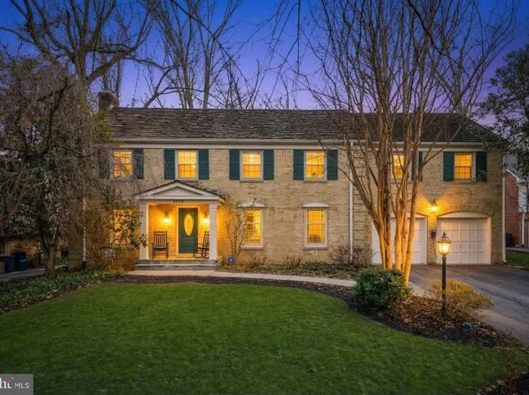 9004 Copenhaver Dr, Rockville, MD 20854