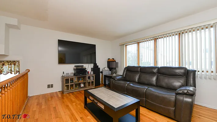 Sold by Talk of the Town Realty | media 6