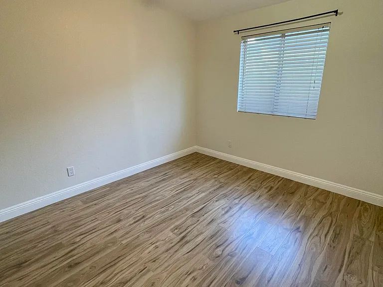 3056 E Siesta Ln — Photo 20