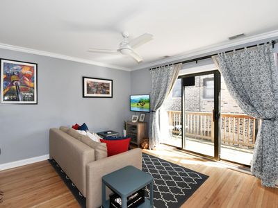 3765 N Racine Ave APT G, Chicago, IL, 60613