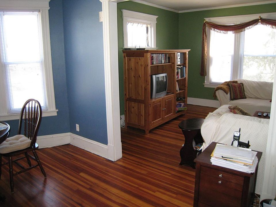 1st image of 11 Kingston St Floor 1