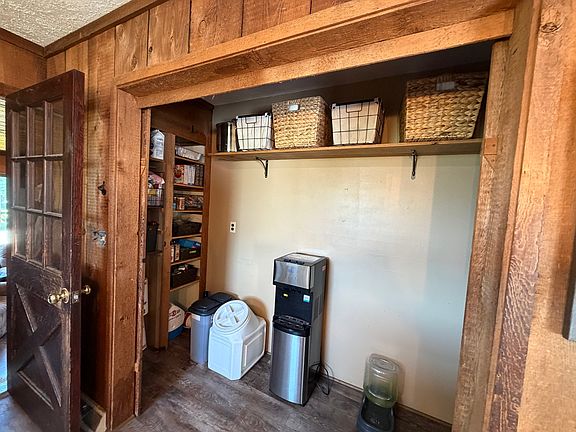 5th image of 2096 Mount Pleasant Rd