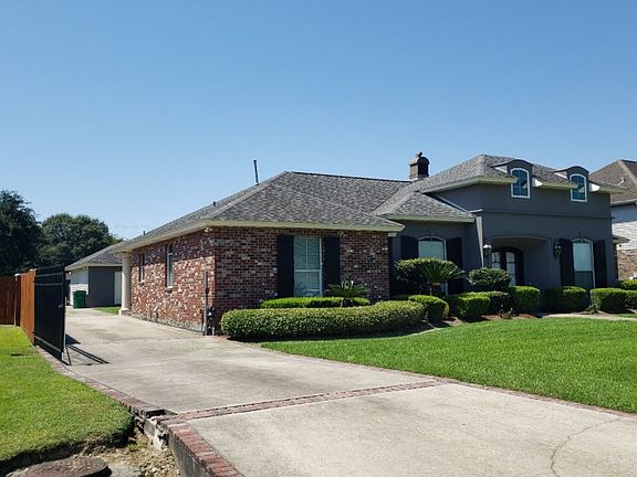 3rd image of 221 Riverwood Dr