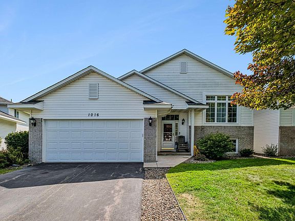 2nd image of 1016 Lilac Ct