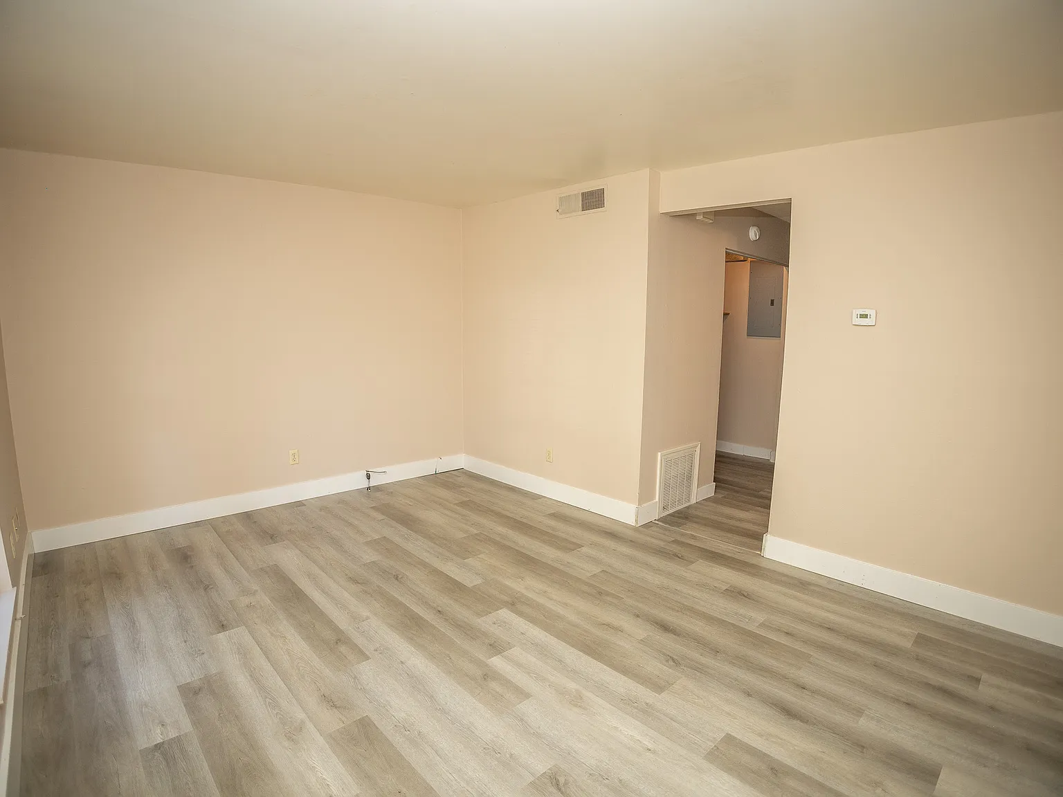907 East Cedar Way - A — Photo 4