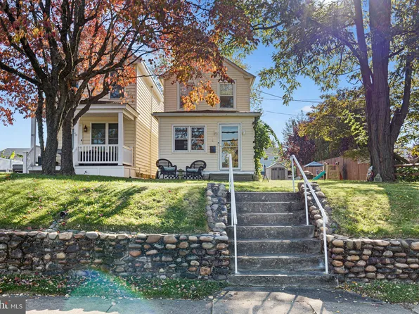 34 E Front St, Florence, NJ 08518