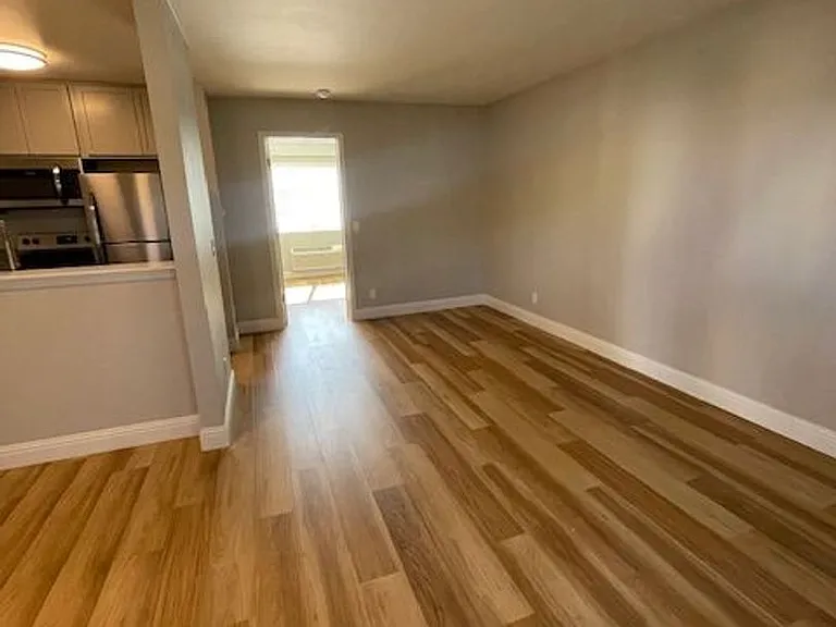 310 Pine St — Photo 3